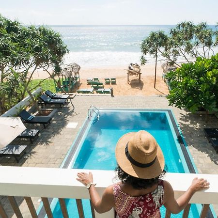 At Ease Beach Hotel Hikkaduwa Exterior foto