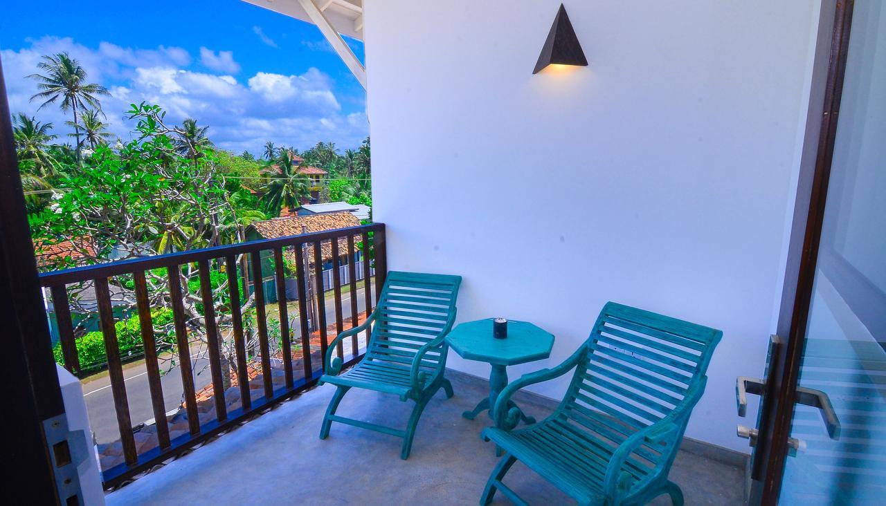 At Ease Beach Hotel Hikkaduwa Exterior foto